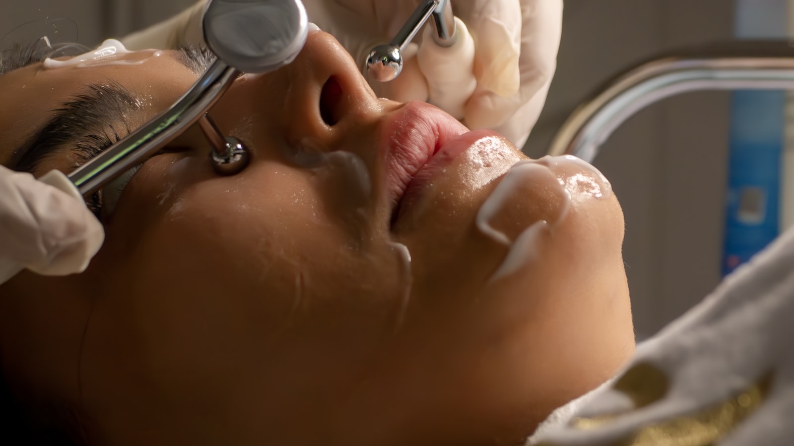 Cosmetic and plastic surgery clinics